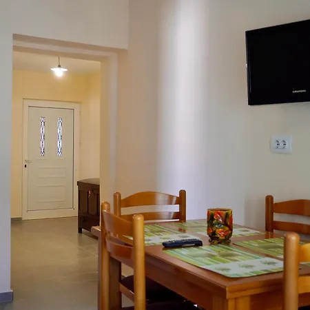 Chris Appartement Ksamil